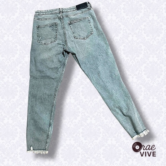 H&M Women’s “Girlfriend Fit” Relaxed Denim [US/10] - Picture 2 of 4